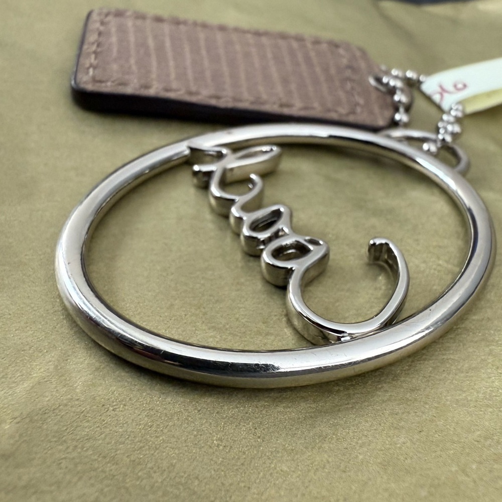 Coach (✨B1G1 1/2 off) Oval Script Metal and Brown Leather Hangtags - Picture 5 of 9